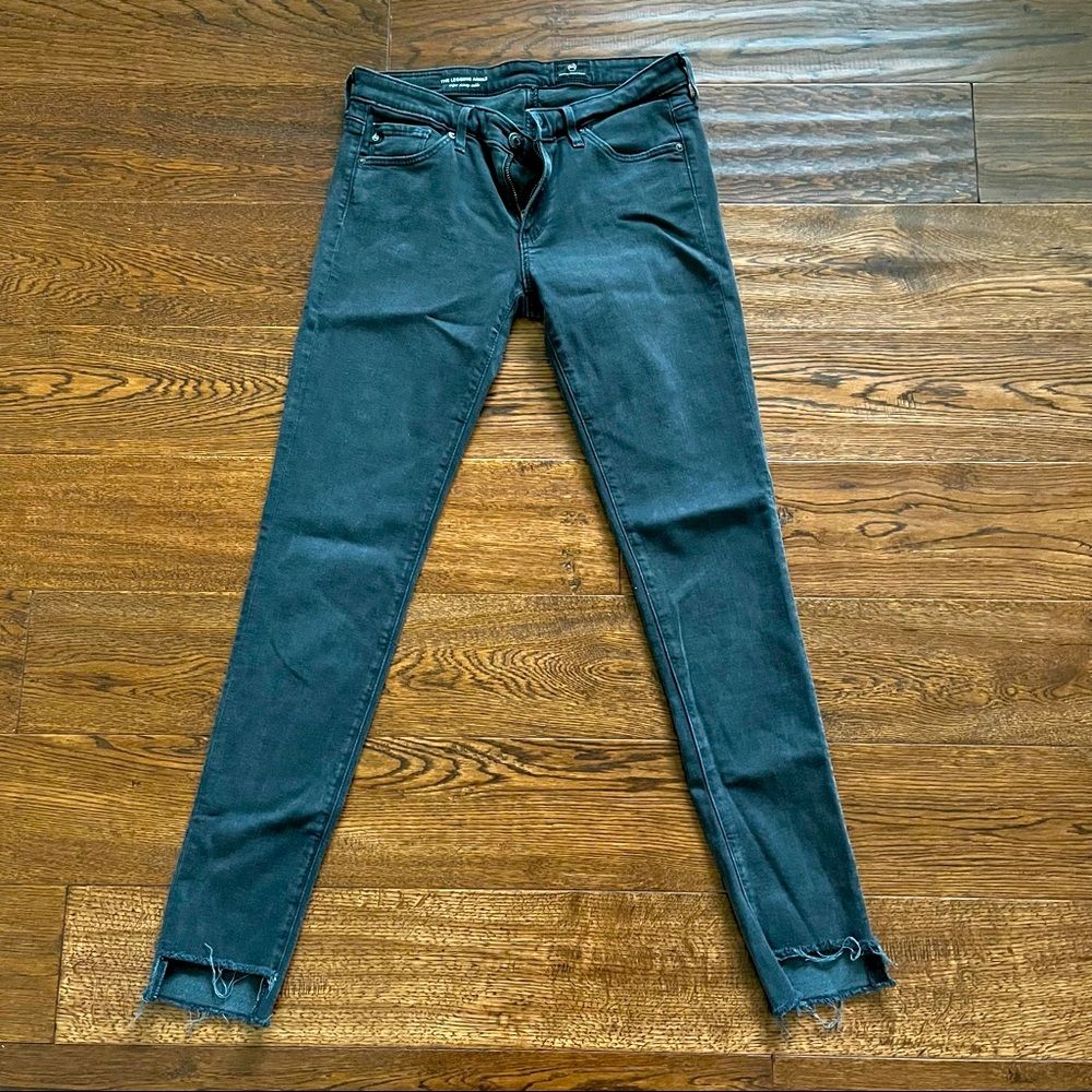 AG Adriano Goldschmied The Legging Ankle with Sharkbite Hem - Size 26